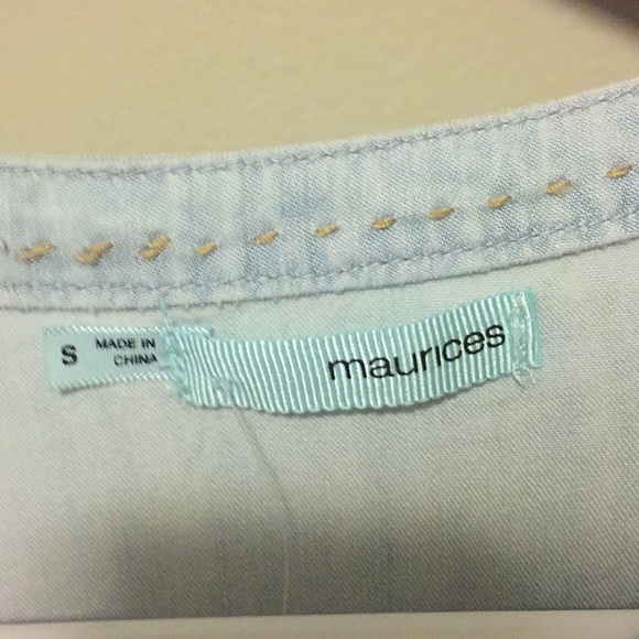 Woman’s long sleeved shirt - Picture 3 of 8